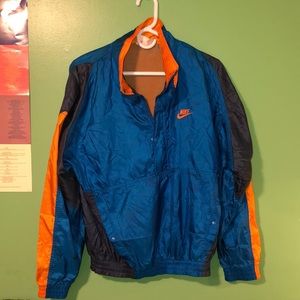 VINTAGE NIKE WINDBREAKER
